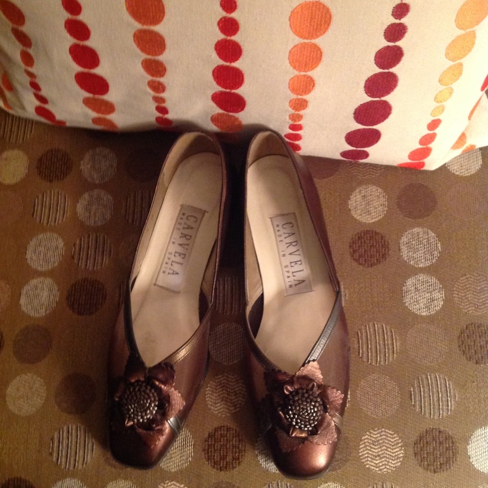 👠 CARVELA Made in Spain Metallic Leather Flats 👠